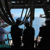   Petropars Group CEO’s visit to drilling rig in Southe Pars Gas Field, phase 11