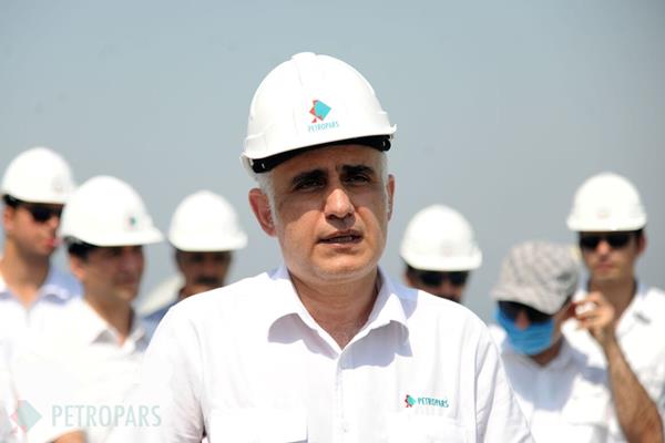 Managing Director of Petropars Group Briefs President Rouhani in a Live Video Connection on Stages of Erection of the First Jacket of Phase 11 of South Pars